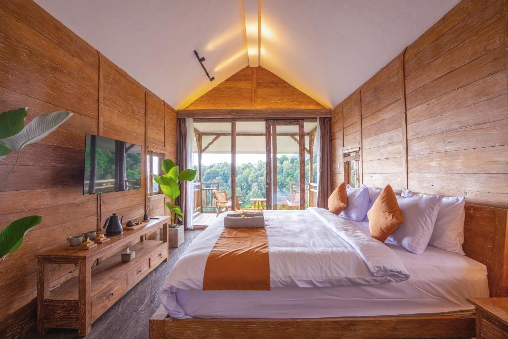Ocean & Mountain View Villa, Waterfalls, Munduk Eco-Luxe by Santrian — 2