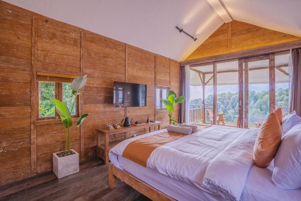 Ocean & Mountain View Villa, Waterfalls, Munduk Eco-Luxe by Santrian — 5