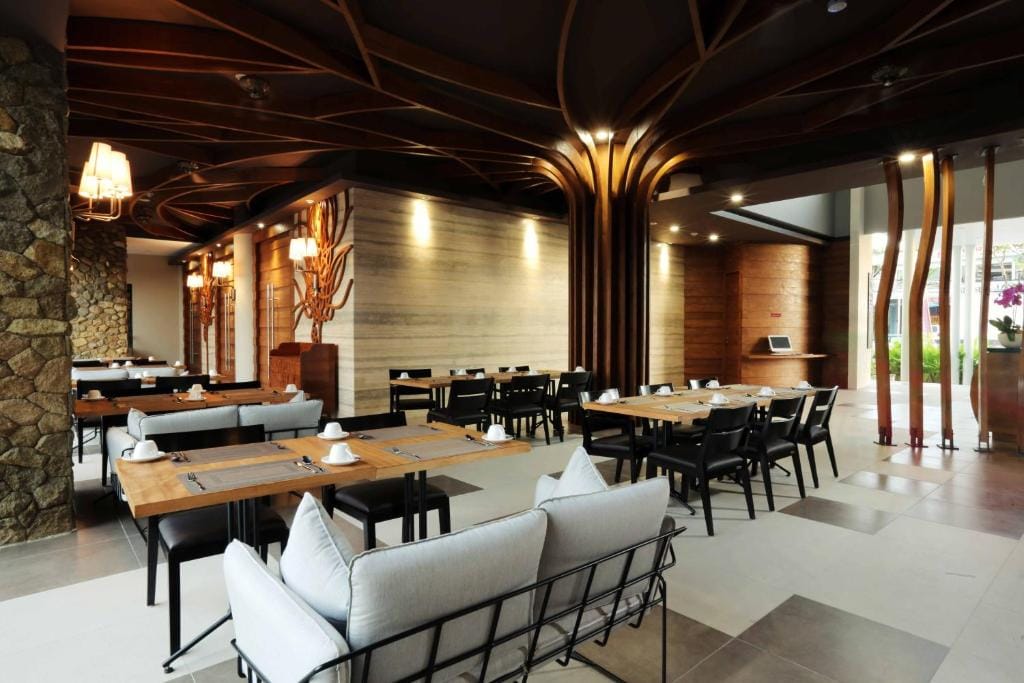 Mahogany Hotel — 3