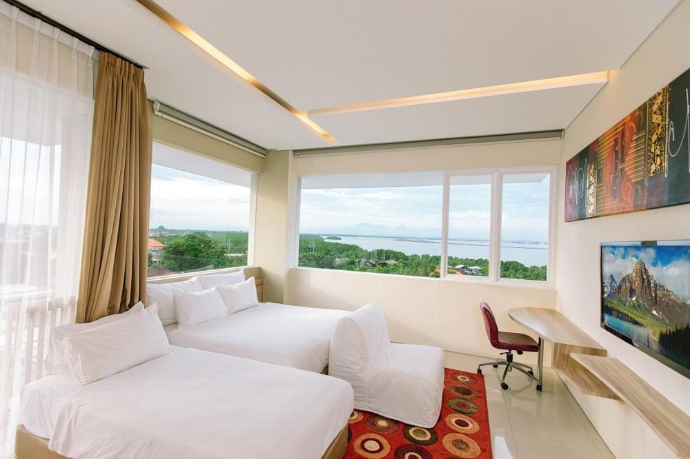 Mahogany Hotel — 4
