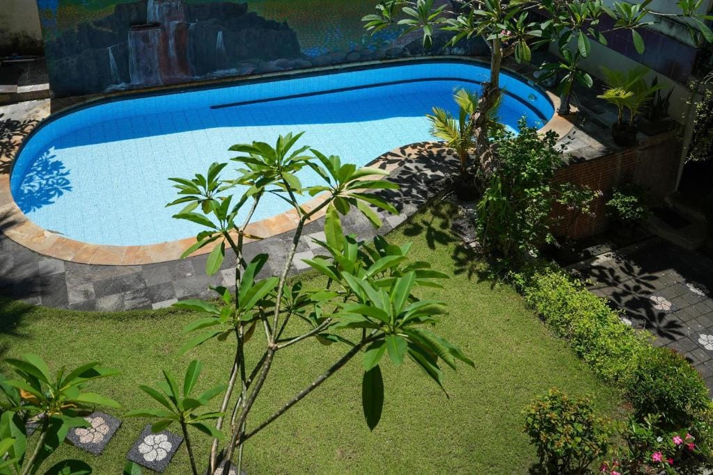 Nusa Dua Moon Hotel — 1