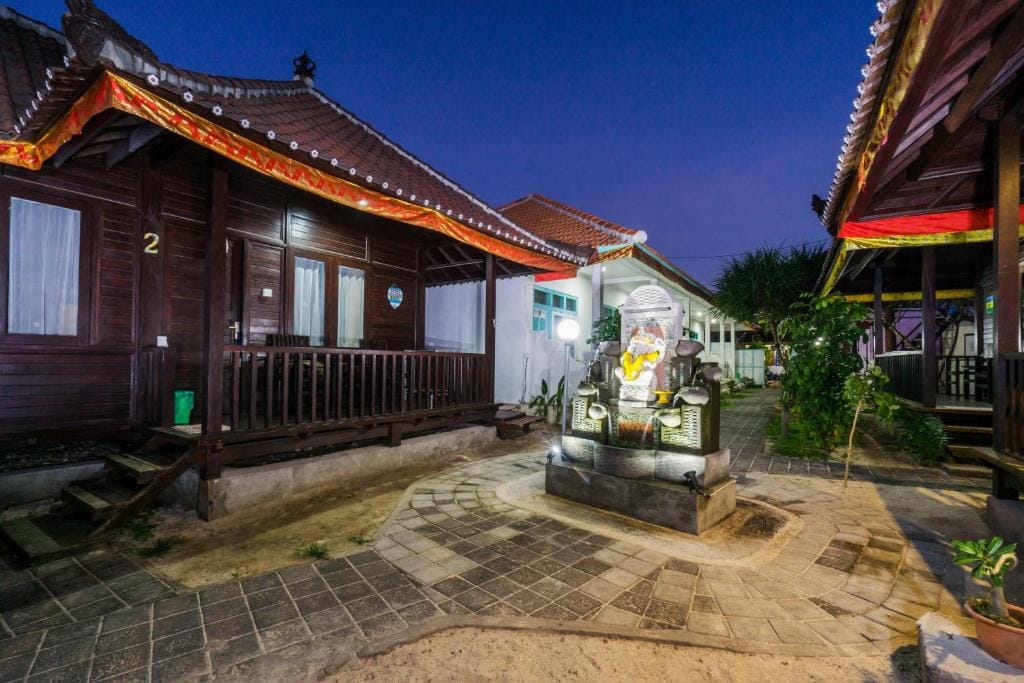 Agung Lembongan Bungalow — 1