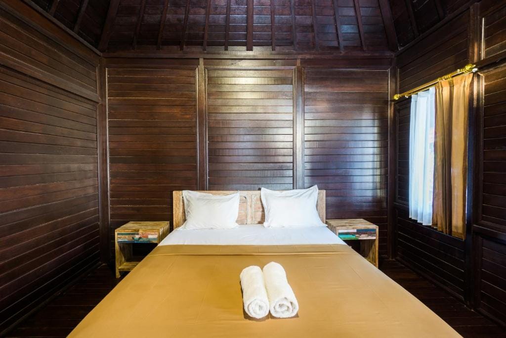 Agung Lembongan Bungalow — 2