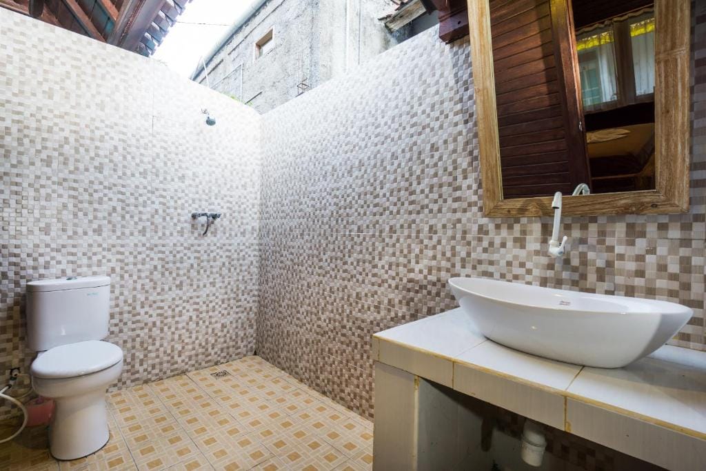 Agung Lembongan Bungalow — 3