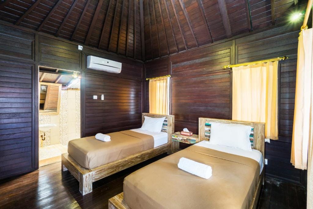 Agung Lembongan Bungalow — 5
