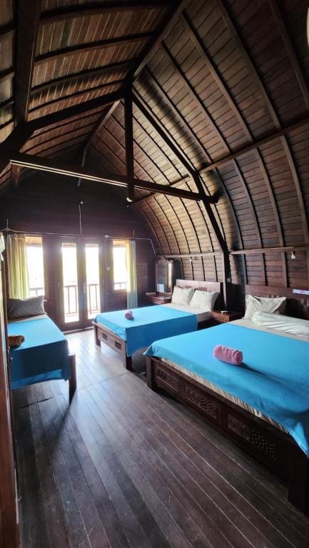 Suka Beach Bungalow — 4