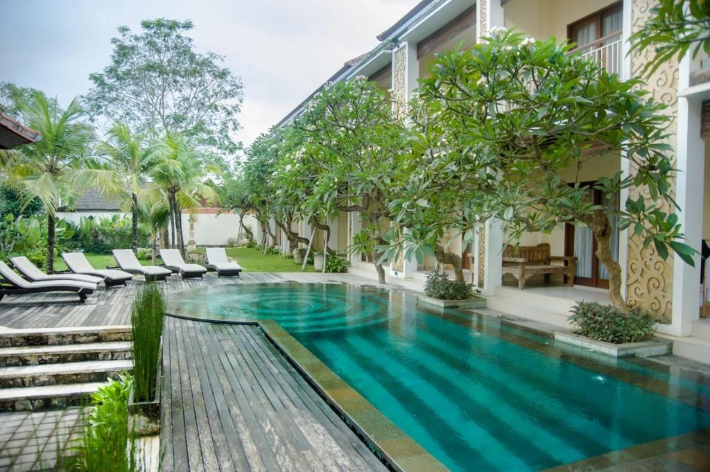 Akatara Hotel — 1