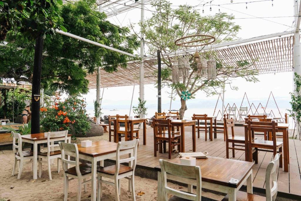 Mambo Beach Resort — 5