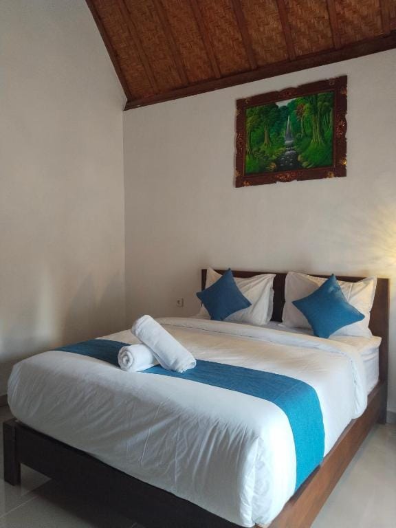 Santhi Laba Bungalow — 5