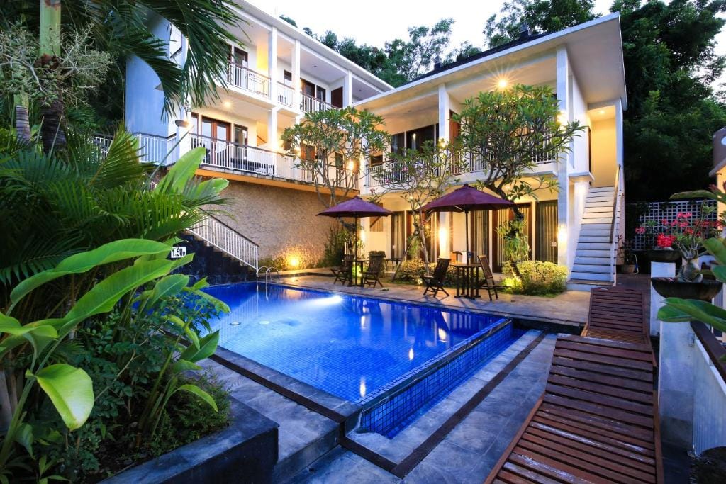Dewi Villa Padangbai Hotel — 2