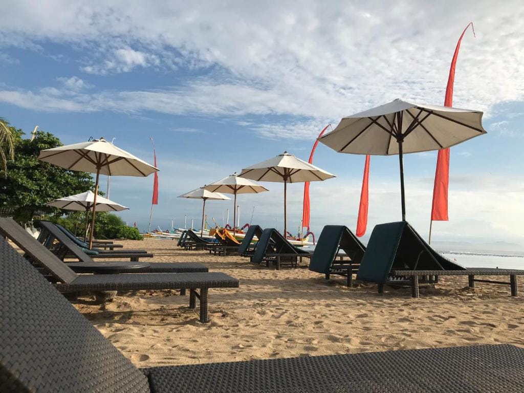 Besakih Beach Hotel — 1