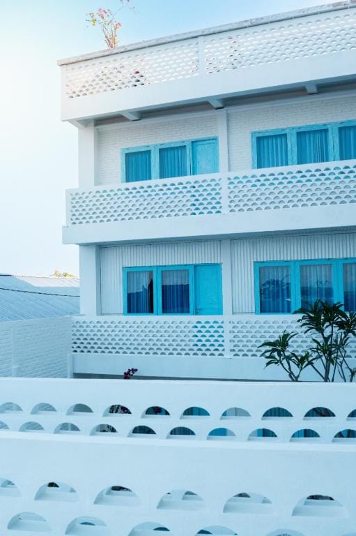 Paras Paros Marina Lodge — 1