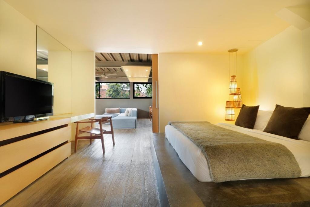 Clio Apartment — 2