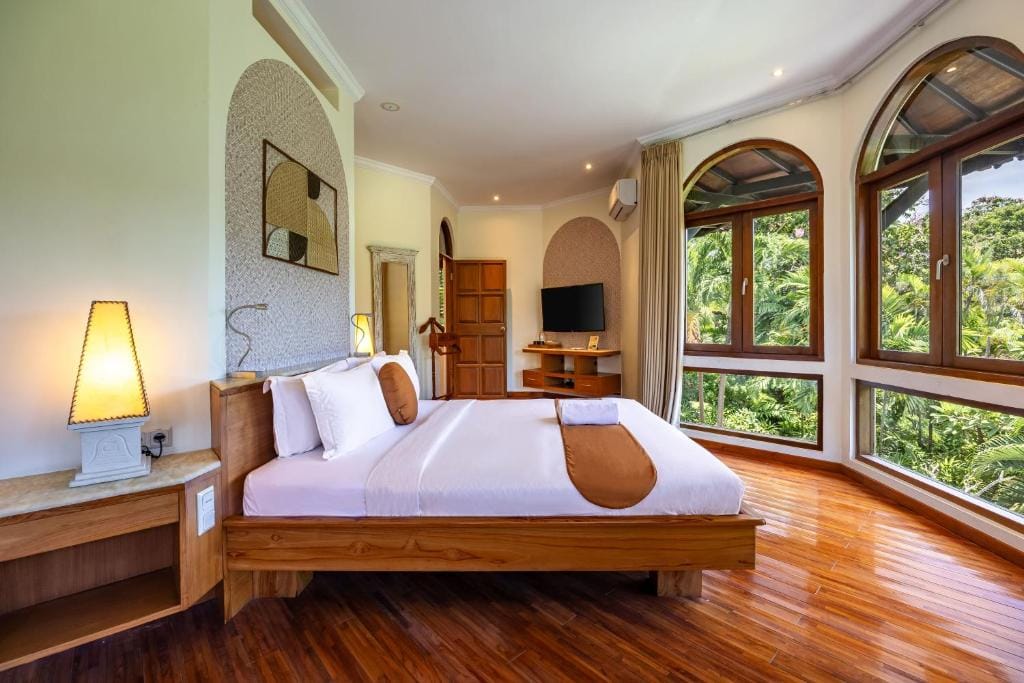 Cove Urbanest Inn — 2