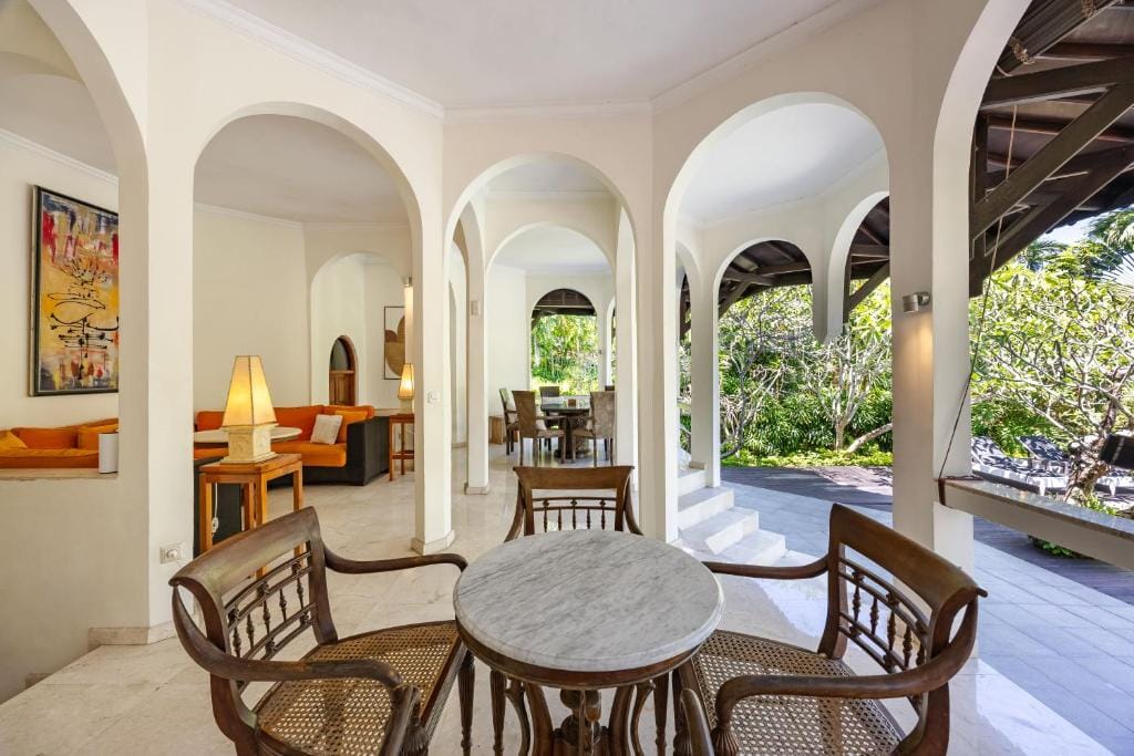 Cove Urbanest Inn — 3