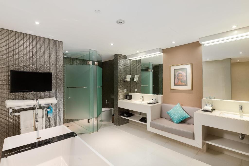 Double - Six, Luxury Hotel - Seminyak — 3