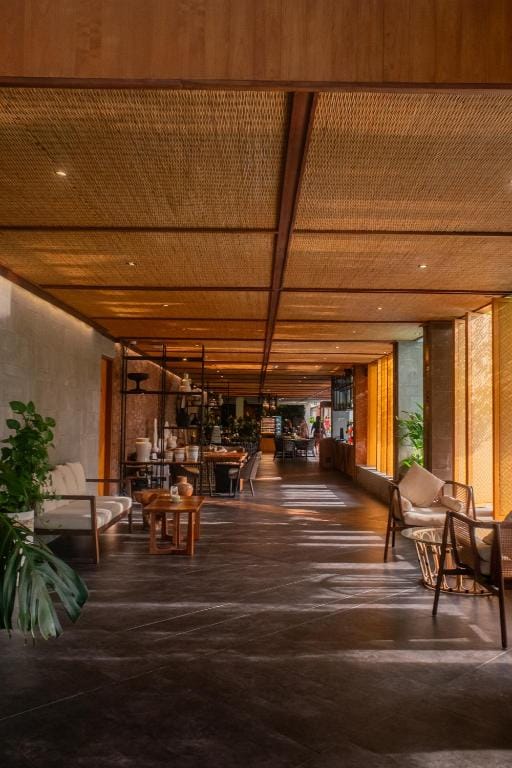 Kayumas Seminyak Resort — 4
