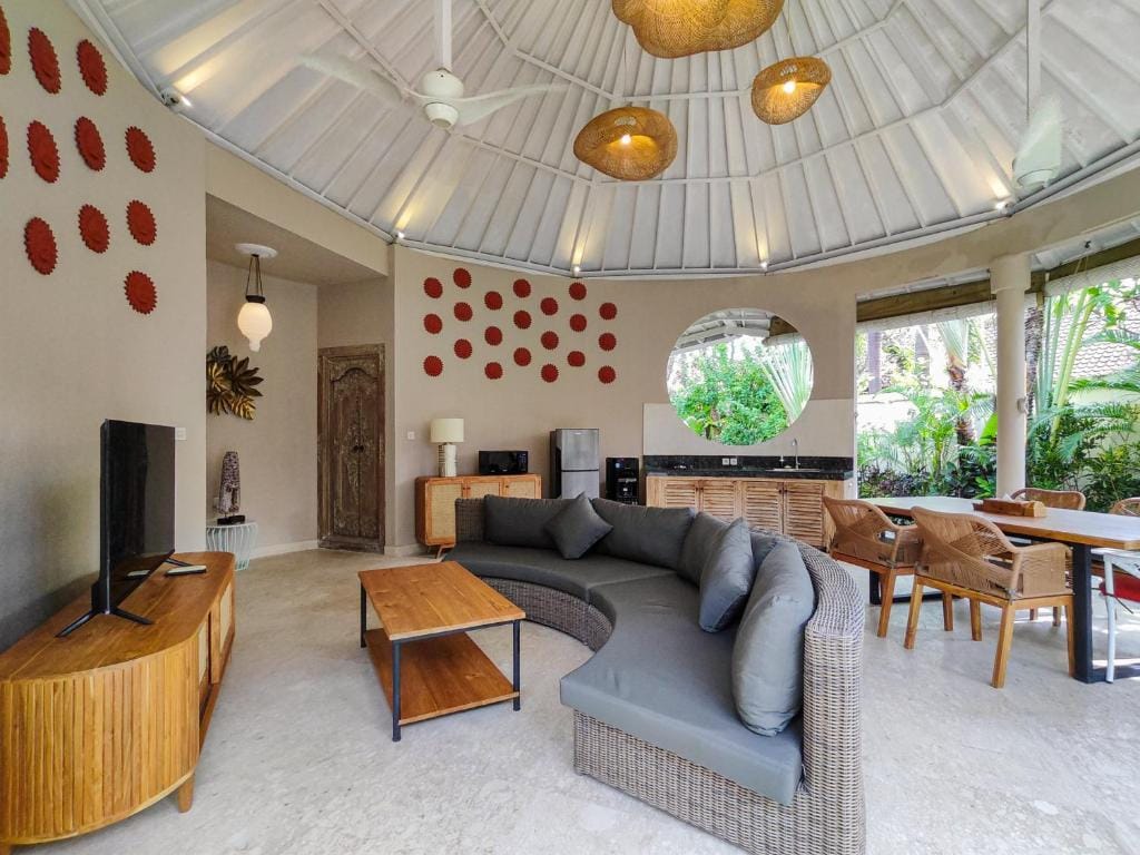 Seminyak Square Hotel And Villas — 2
