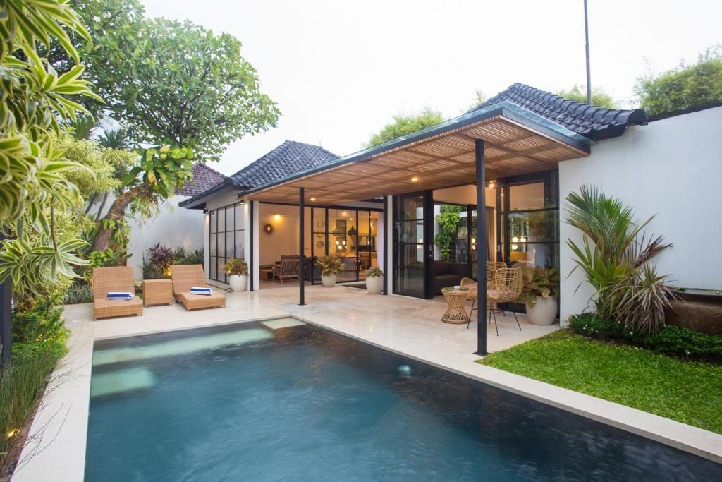 The Kon's Villa Bali Seminyak — 4