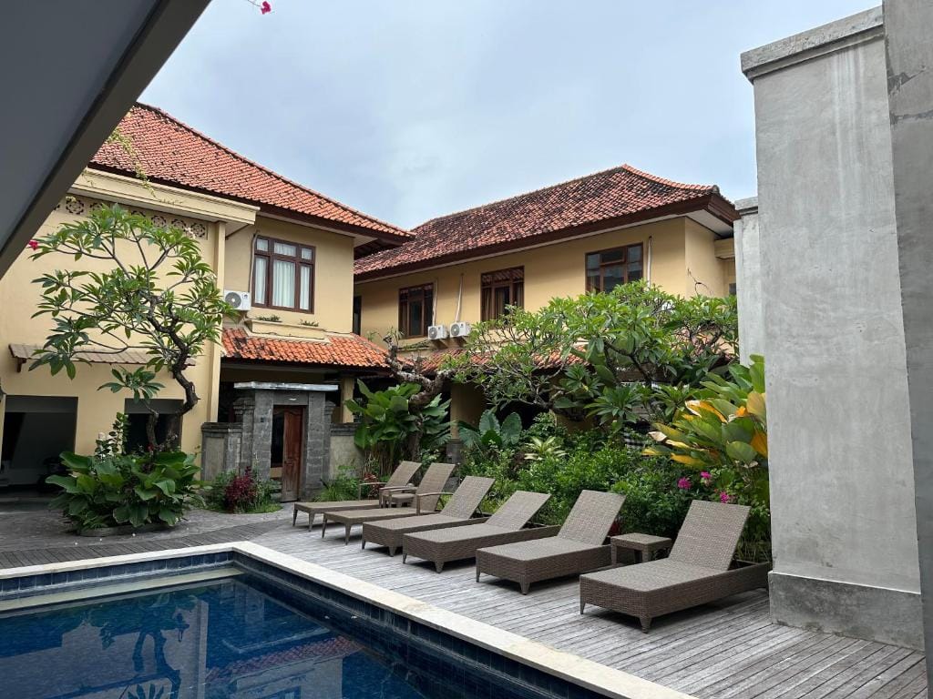 Villa Bunga Hotel — 4