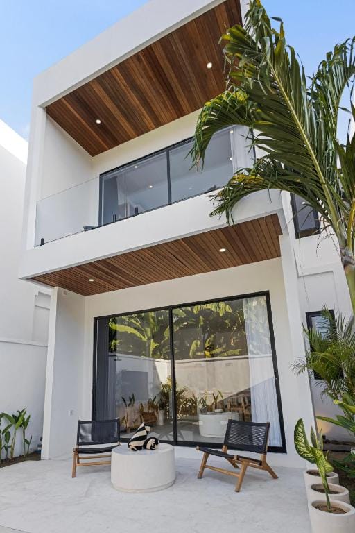 White Residence - Art & Boutique Villas — 5