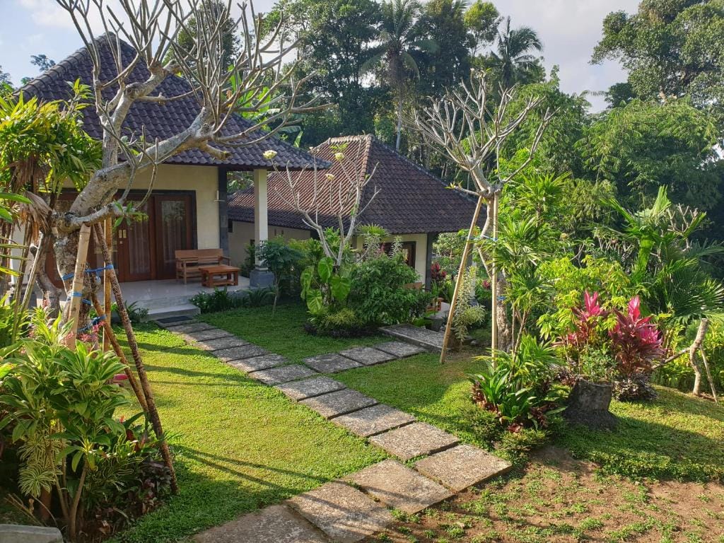 Rumah Sidemen — 1