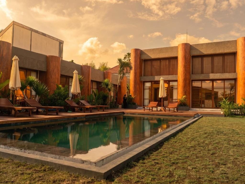 Frontera Nyanyi — 1