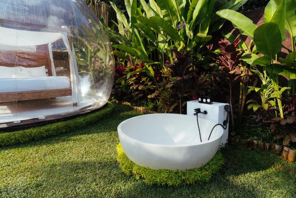 Bubble 7 - Cozy Bubble Retreat White Bath Ubud — 5