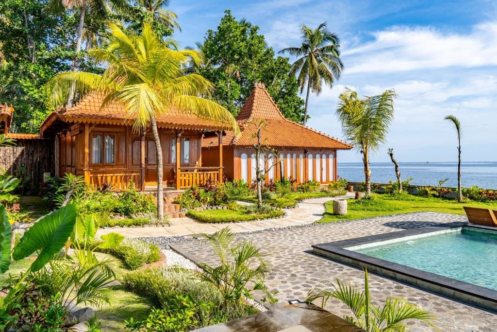 Dani Beach Villa - Beachfront Villas in Tejakula — 3
