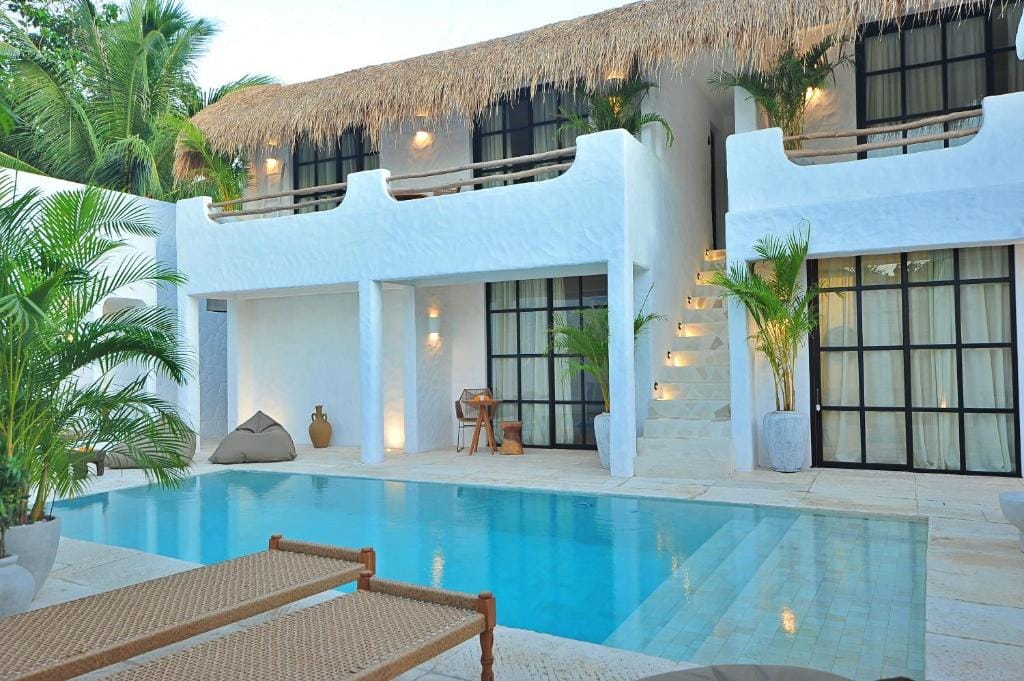 Amara Uluwatu — 1