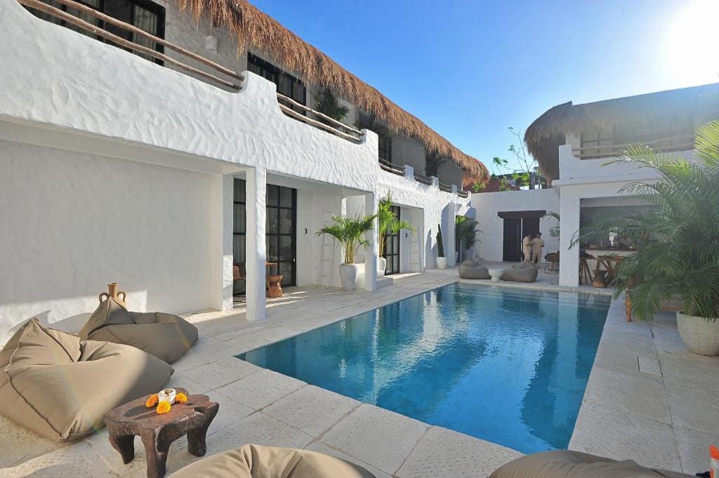 Amara Uluwatu — 4