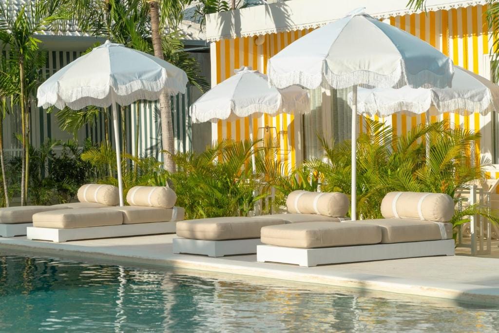 Ria Uluwatu, Tropical Chic Hotel — 3