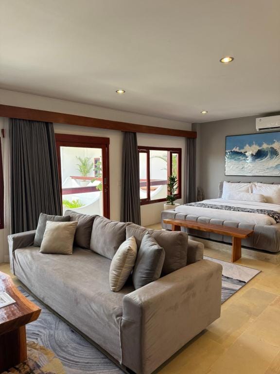 Uluwatu Stay's Deluxe Suite #9 — 2