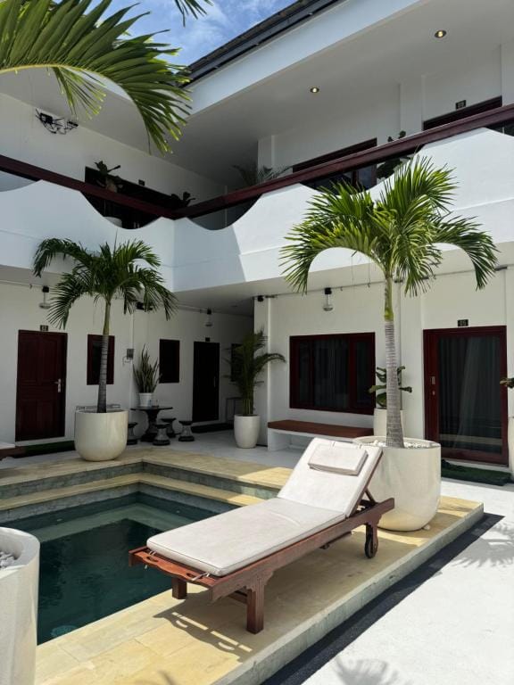 Uluwatu Stay's Deluxe Suite #9 — 4